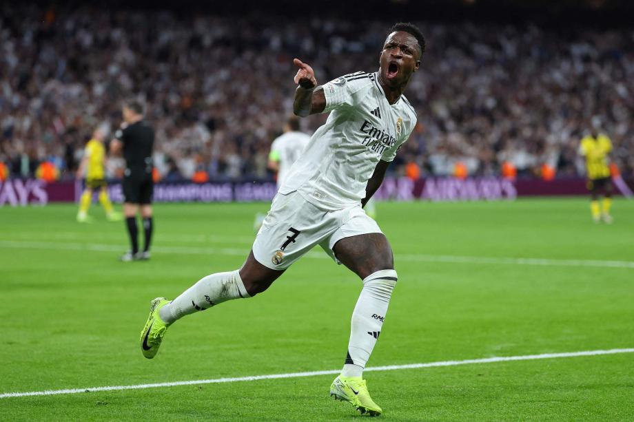 逆境中奋起 逆境中奋起